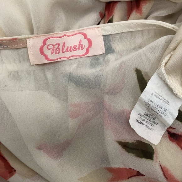 Blush Romper with Floral Print & Lace Accents Sz M - Picture 4 of 8